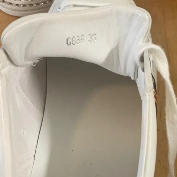 Gucci Sneakers with Red and Blue Accents - Picture 7 of 10